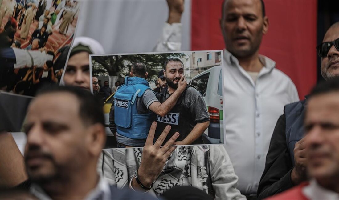 Gazze Şeridi'ndeki hükümet, İsrail ordusunun bir gazeteciyi daha öldürdüğünü duyurdu.