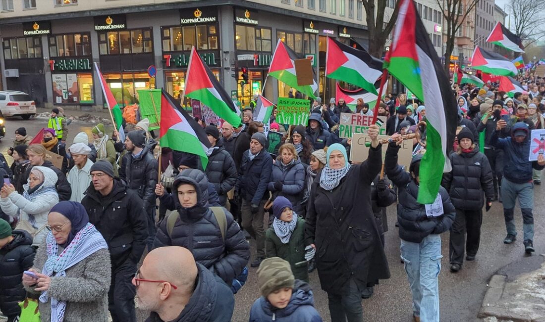 STOCKHOLM (AA) – İsrail’in Gazze’ye yönelik kuşatma ve saldırılarını protesto