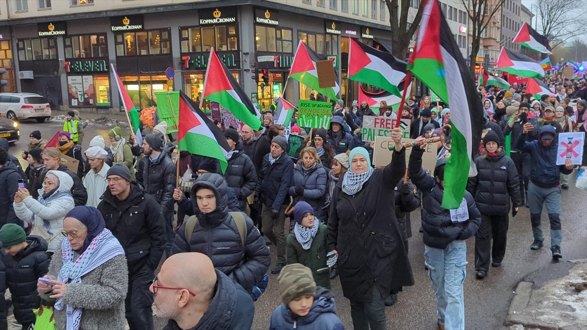 STOCKHOLM (AA) – İsrail’in Gazze’ye yönelik kuşatma ve saldırılarını protesto