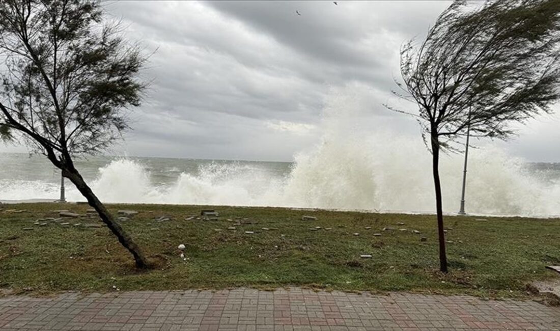 İstanbul Valisi Davut Gül, kentte yarın sabah saatlerinden itibaren beklenen