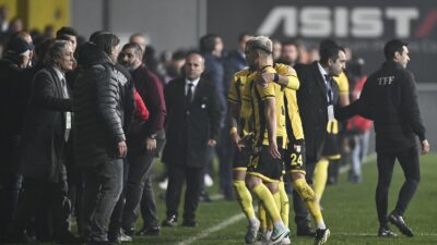 İstanbulspor Kulübü Başkanı Ecmel Faik Sarıalioğlu, Trabzonspor maçındaki hakem kararlarına