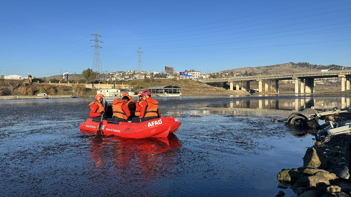 Kahramanmaraş'ta, oyun oynarken nehre düşerek kaybolan yabancı uyruklu 14 yaşındaki