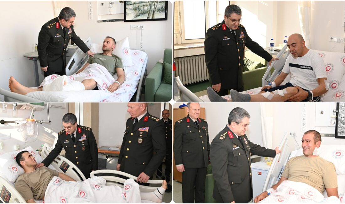 Kara Kuvvetleri Komutanı Orgeneral Bayraktaroğlu'ndan tedavi gören askerlere ziyaret Kara Kuvvetleri Komutanı Orgeneral Selçuk Bayraktaroğlu, Gülhane Eğitim ve Araştırma