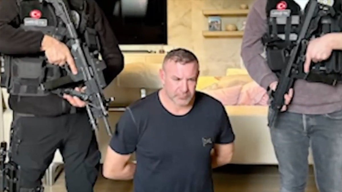 İçişleri Bakanı Yerlikaya, Almanya tarafından kırmızı bültenle aranan organize suç