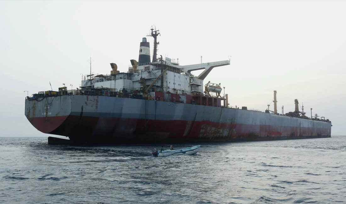 Küresel ticaretin yaklaşık yüzde 12'si Akdeniz'i Kızıldeniz'e bağlayarak Avrupa ile