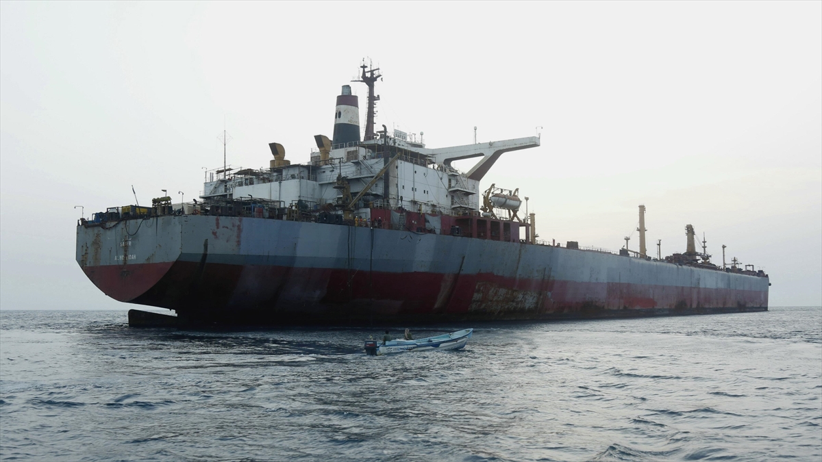 Küresel ticaretin yaklaşık yüzde 12'si Akdeniz'i Kızıldeniz'e bağlayarak Avrupa ile