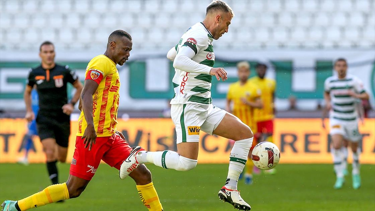 Trendyol Süper Lig'in 18. haftasında TÜMOSAN Konyaspor, sahasında Mondihome Kayserispor'u