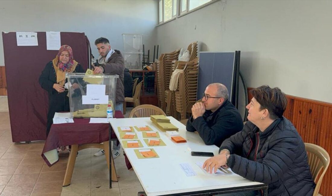 Düzce'nin Çerkez Taşköprü köyündeki oylamada 385 kişiden 287'si "evet" oyu
