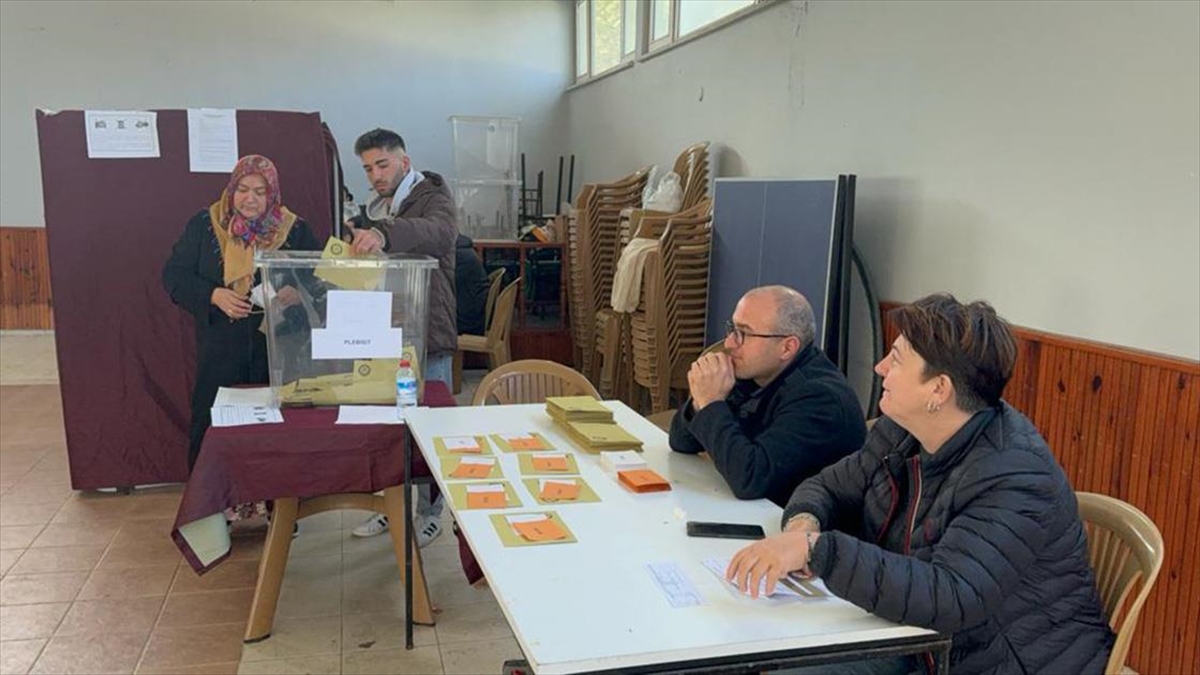 Düzce'nin Çerkez Taşköprü köyündeki oylamada 385 kişiden 287'si "evet" oyu