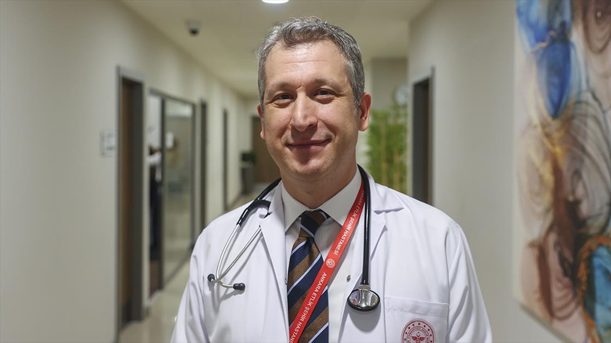 Etlik Şehir Hastanesi İç Hastalıkları Uzmanı Doç. Dr. Emin Gemcioğlu,