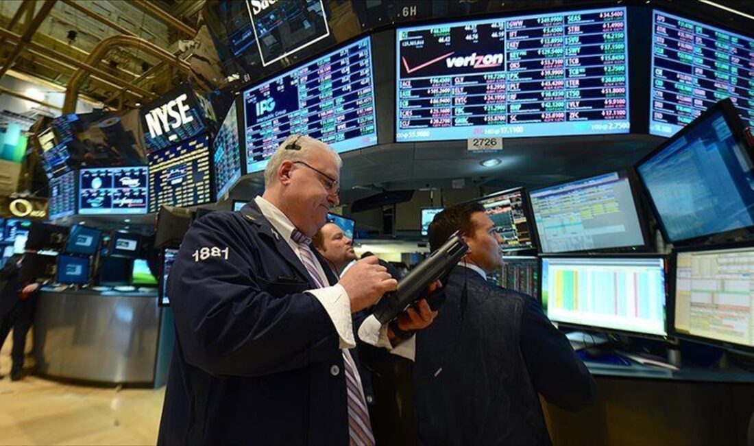 Küresel pay piyasalarında ABD Merkez Bankasının (Fed) şahin politikalarının sonuna