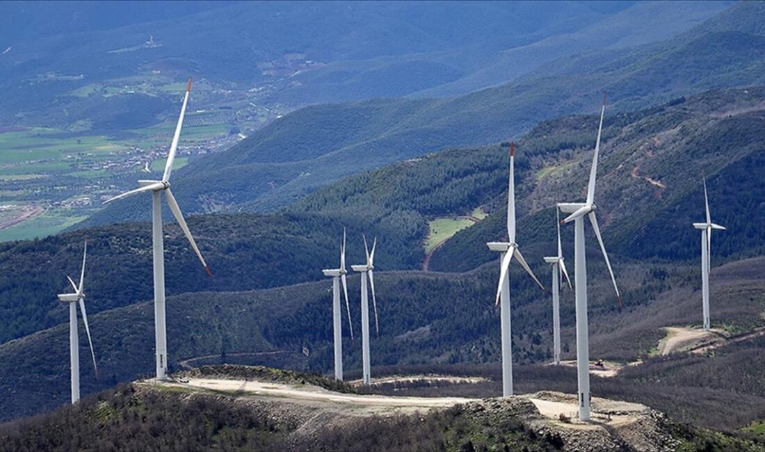 Küresel yenilenebilir enerji kapasitesini 2030'a kadar üç katına ve enerji