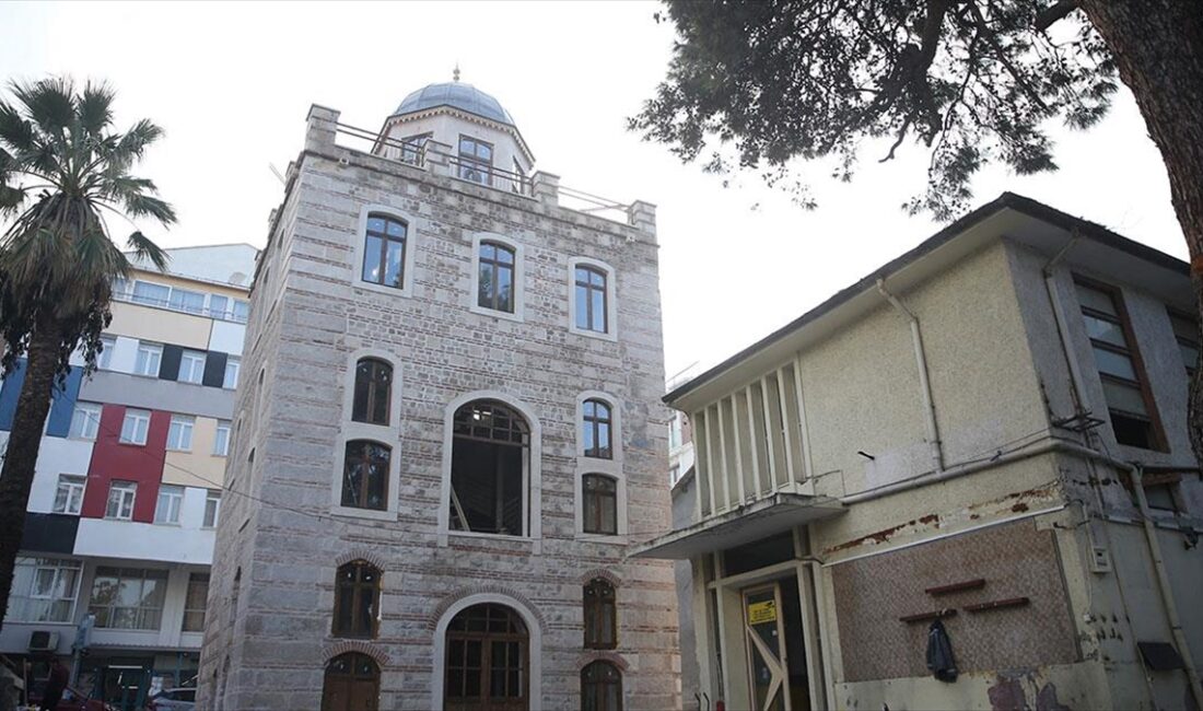 "Şehzadeler kenti" Manisa'daki Fatih Kulesi, restorasyon çalışmalarının tamamlanmasının ardından Osmanlı
