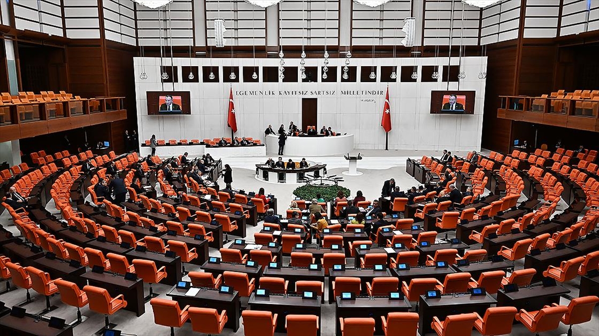 Meclis idari teşkilatında görev yapan genel sekreter yardımcıları ile birim