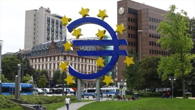 Dünya genelinde büyük merkez bankalarının çoğu enflasyonla mücadele etmek için