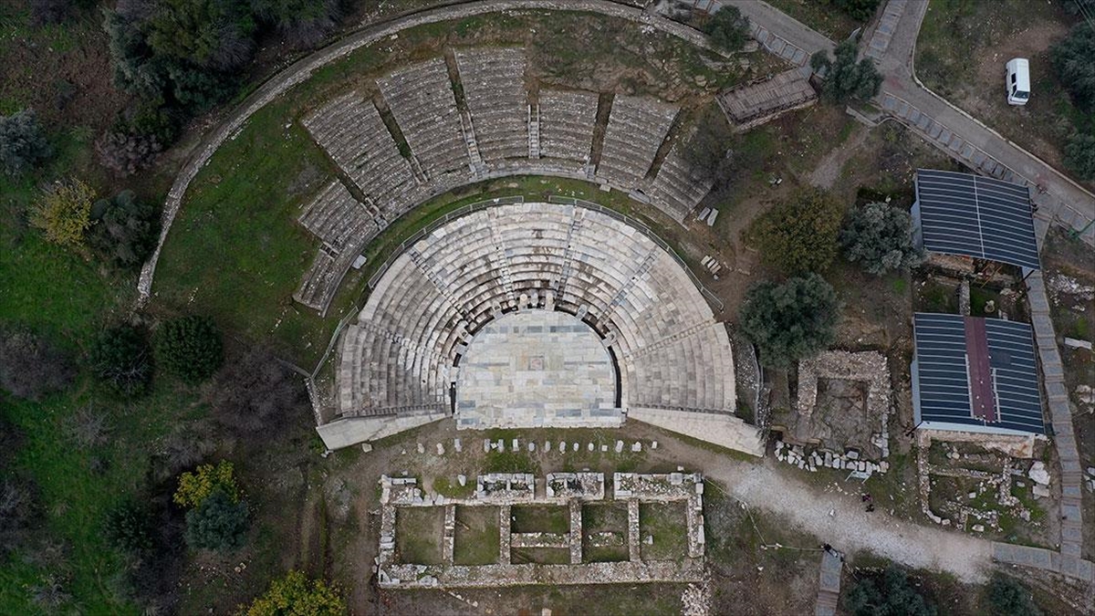 İzmir'in Torbalı ilçesindeki Metropolis Antik Kenti'ndeki kazı çalışmaları, Dokuz Eylül