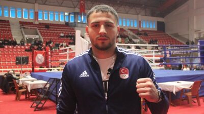 Samsunlu milli boksör Berat Acar, önce 2024 Paris Olimpiyatları için