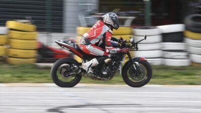 UŞAK (AA) – Motosiklet kullanmaya 4 yaşında başlayan 23 yaşındaki