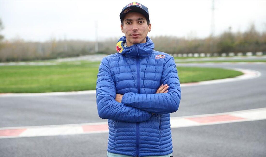 Milli motosikletçi Toprak Razgatlıoğlu, yeni takımı Rokit BMW ile 2024