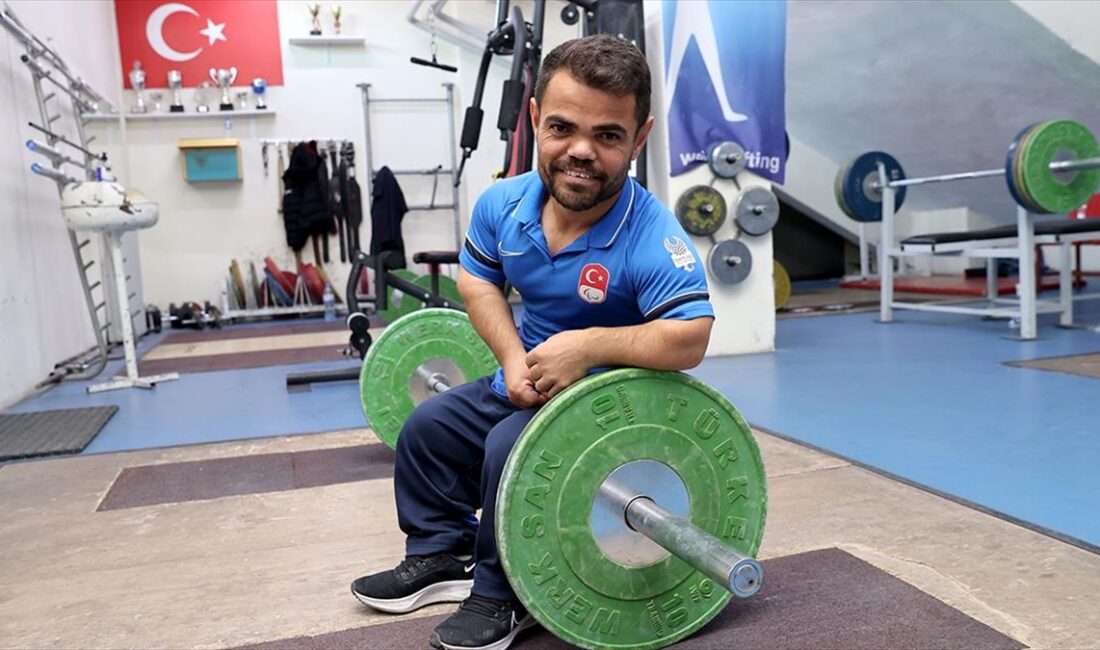 Sivas'ta doğuştan boy kısalığı bulunan 1 metre 25 santimetrelik milli