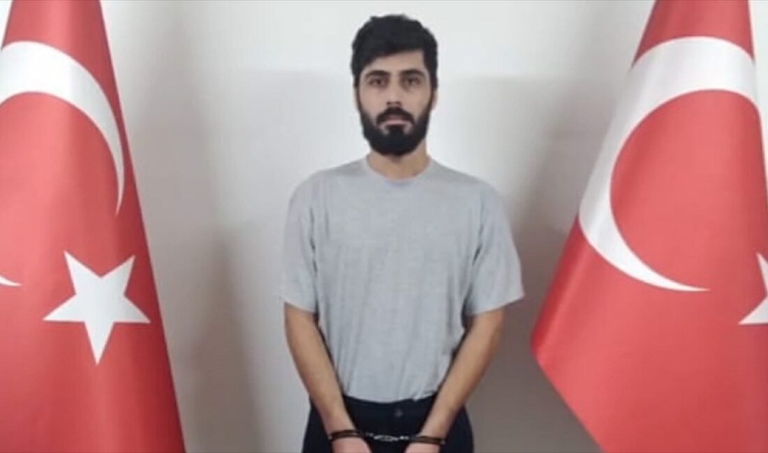 MİT, DEAŞ'ın sözde Şam idari ve mali sorumlusu Huzeyfe El Muri'yi yakaladı Milli İstihbarat Teşkilatı (MİT), terör örgütü DEAŞ'ın sözde Şam idari