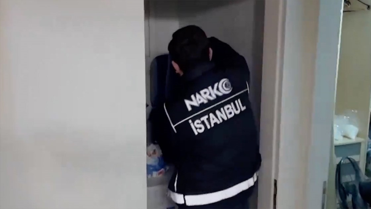 İçişleri Bakanı Ali Yerlikaya, uyuşturucu madde imal eden ve satan