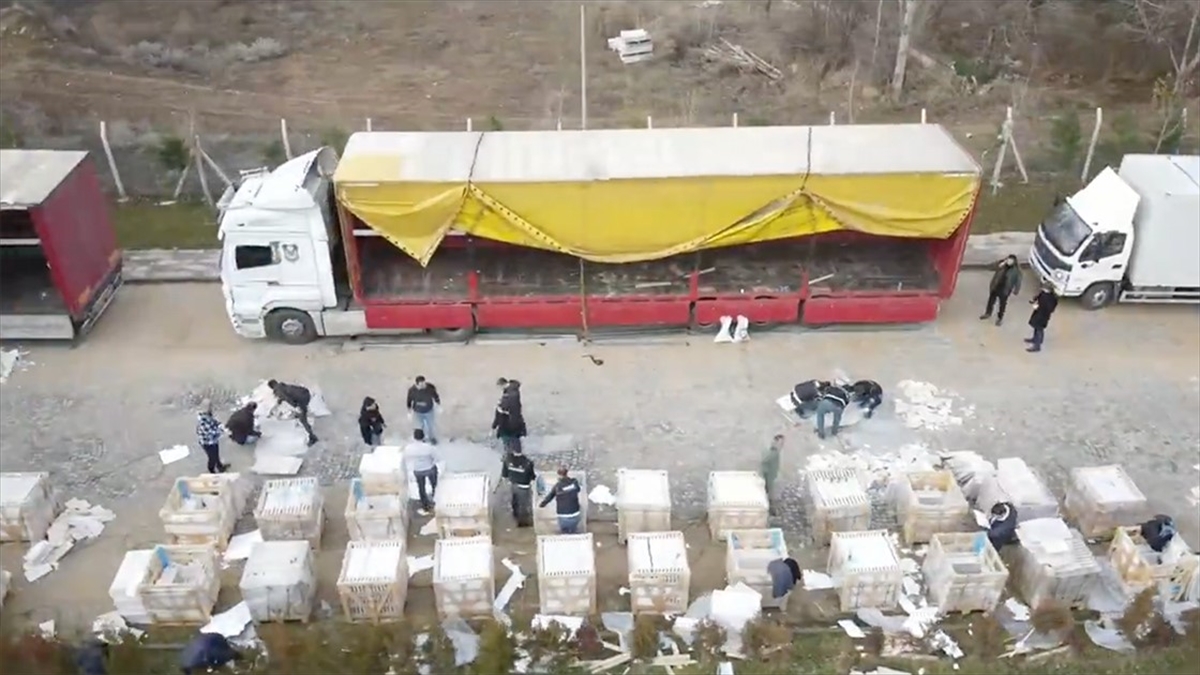 İçişleri Bakanı Yerlikaya, uyuşturucu imal eden ve satan "zehir tacirlerine"