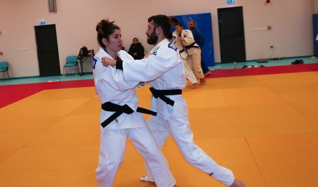 Para milli judocu Ecem Taşın Çavdar, Paris 2024 Paralimpik Oyunları'nda