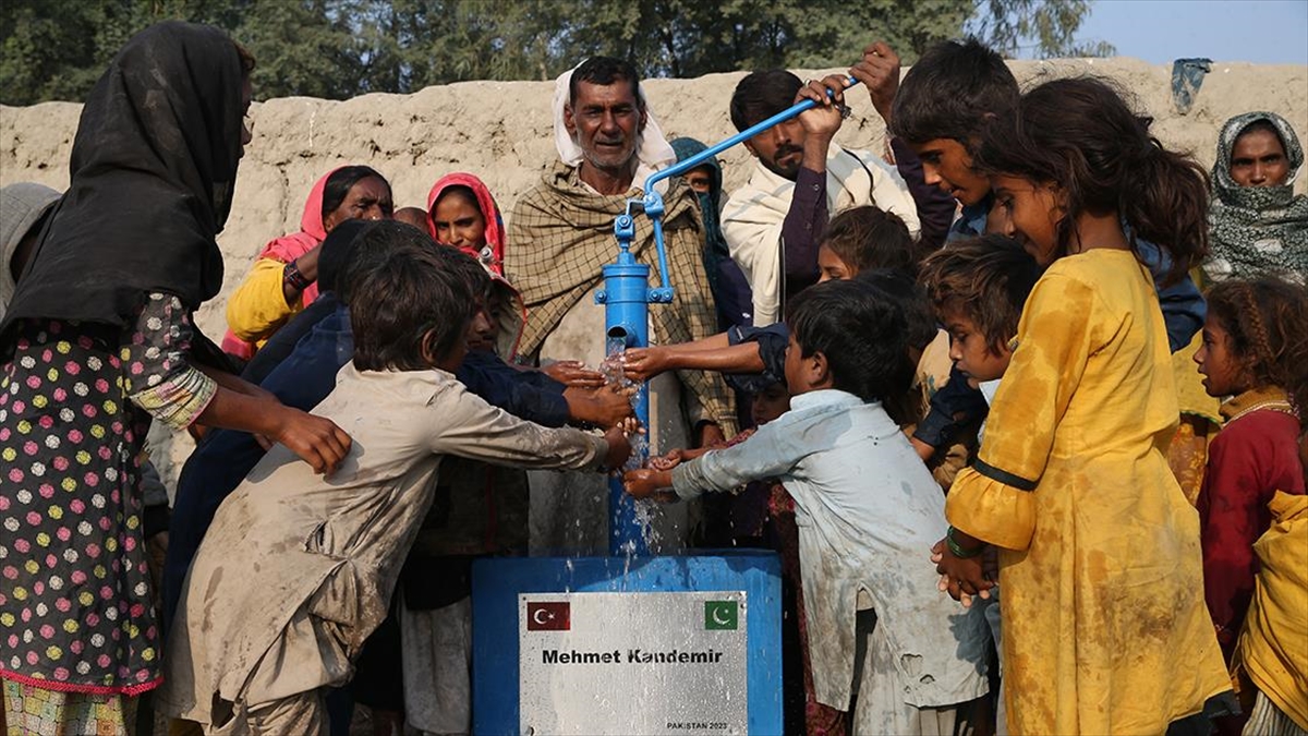 Pakistan'da eğitim alan Türk öğrencilerin kurduğu Pakistan Mezun ve Mensupları
