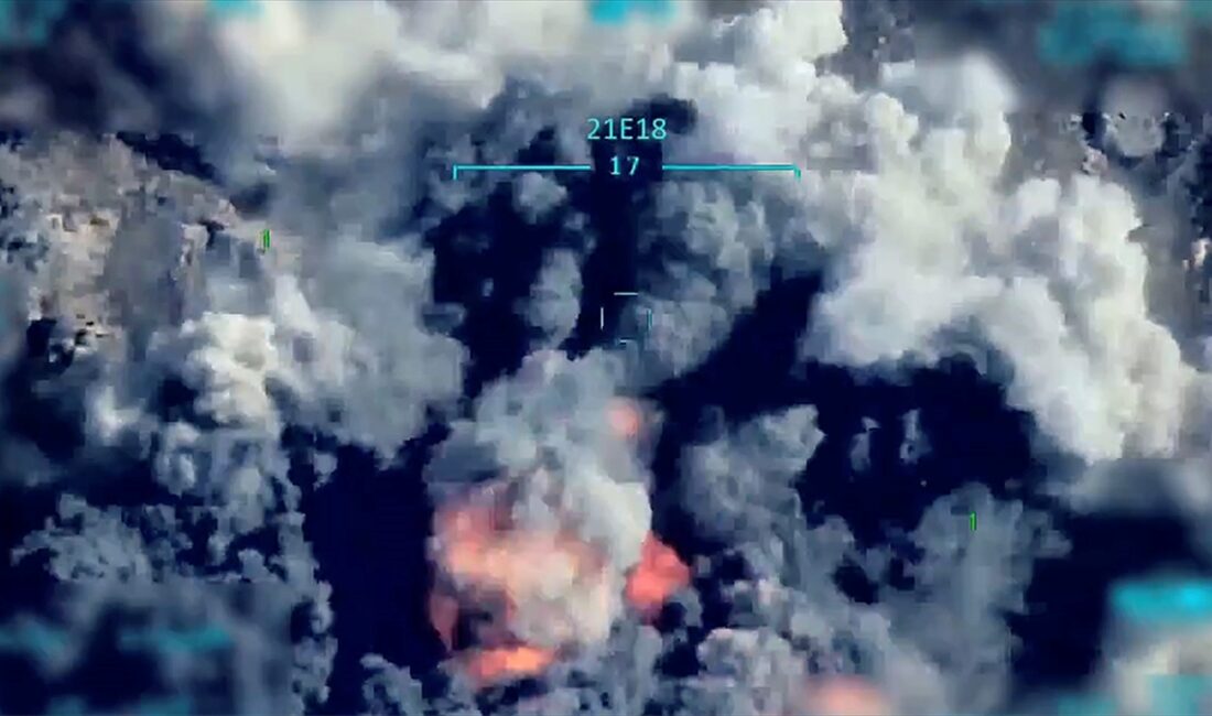 Milli Savunma Bakanlığı (MSB), Pençe-Kilit Operasyonu bölgesinde 2 PKK'lı teröristin,