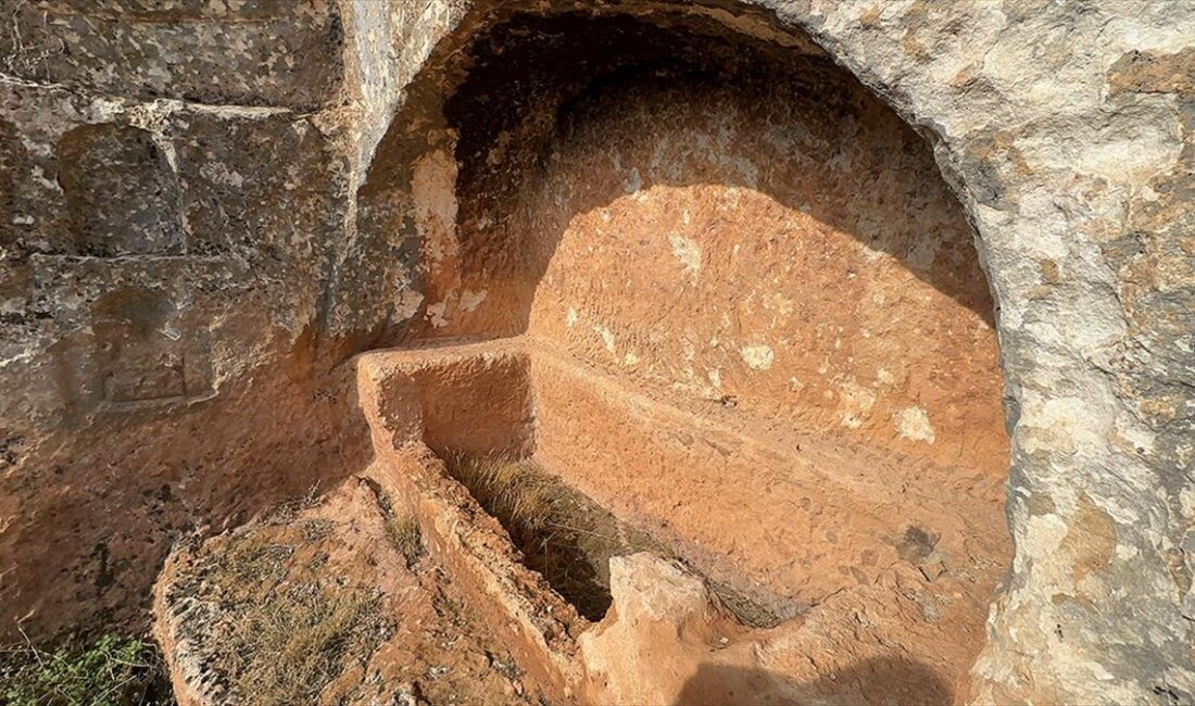 Adıyaman'daki Perre Antik Kenti'nde yapılan saha taramalarında, Roma dönemine ait