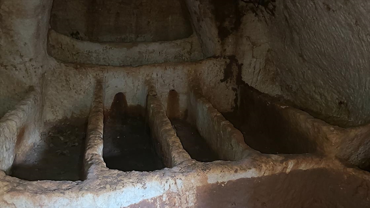 Adıyaman'daki Perre Antik Kenti'nde yapılan kazı çalışmalarında, Roma dönemine ait