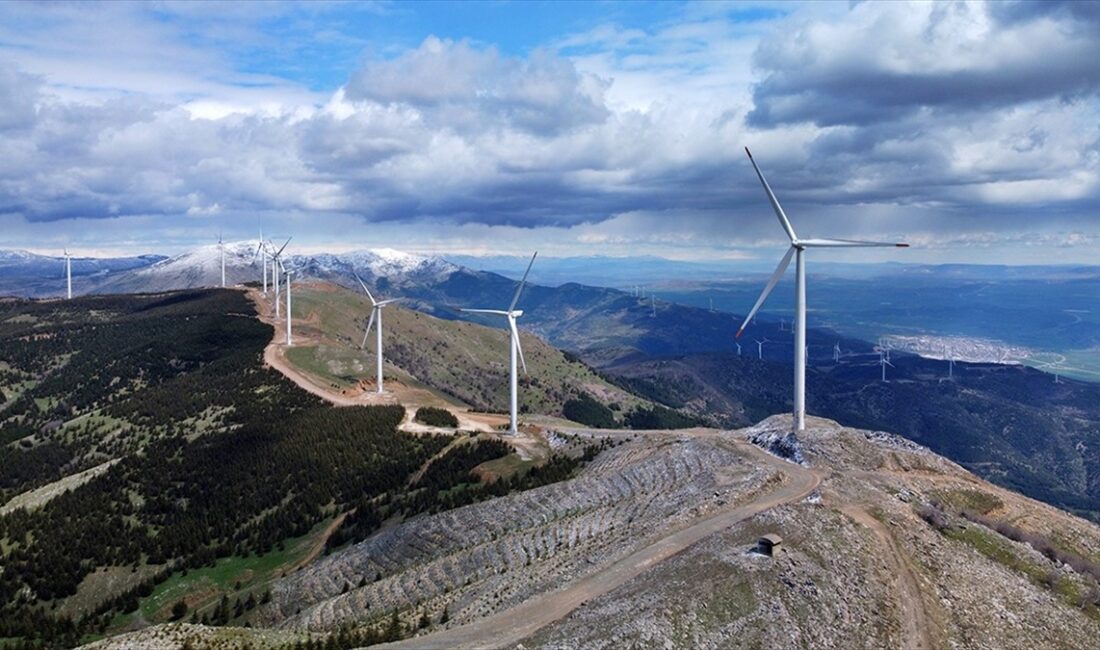 Türkiye'nin rüzgar enerjisi kurulu gücünün yıl sonunda 300 megavat ilaveyle