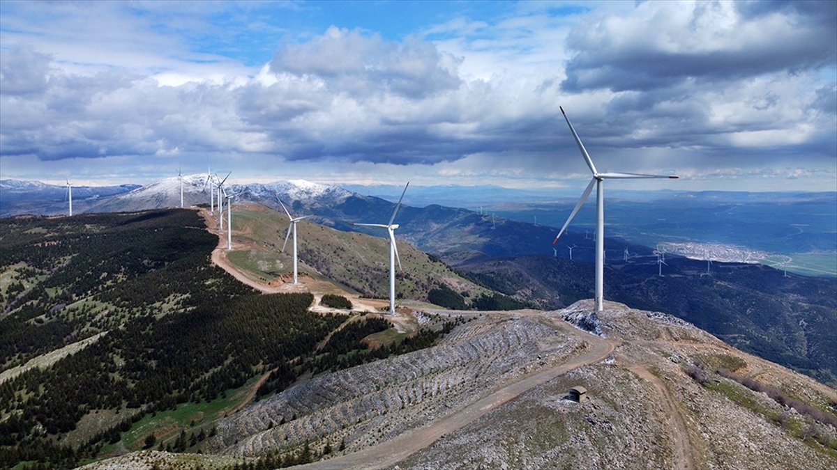 Türkiye'nin rüzgar enerjisi kurulu gücünün yıl sonunda 300 megavat ilaveyle