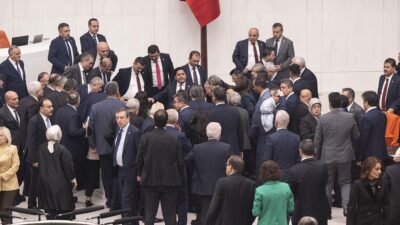 TBMM Genel Kurulu'nda, Saadet Partisi Kocaeli Milletvekili Hasan Bitmez, kürsüde