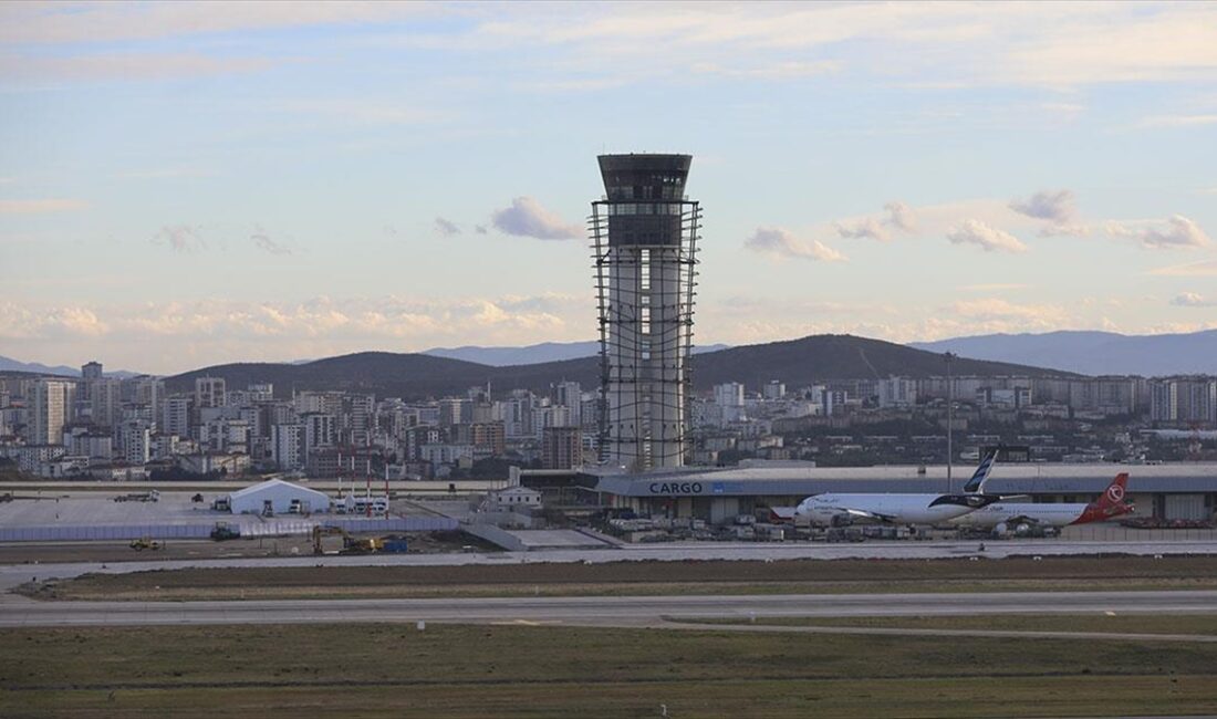 İSTANBUL (AA) – Açılış öncesi Sabiha Gökçen Havalimanı’nda incelemelerde bulunan