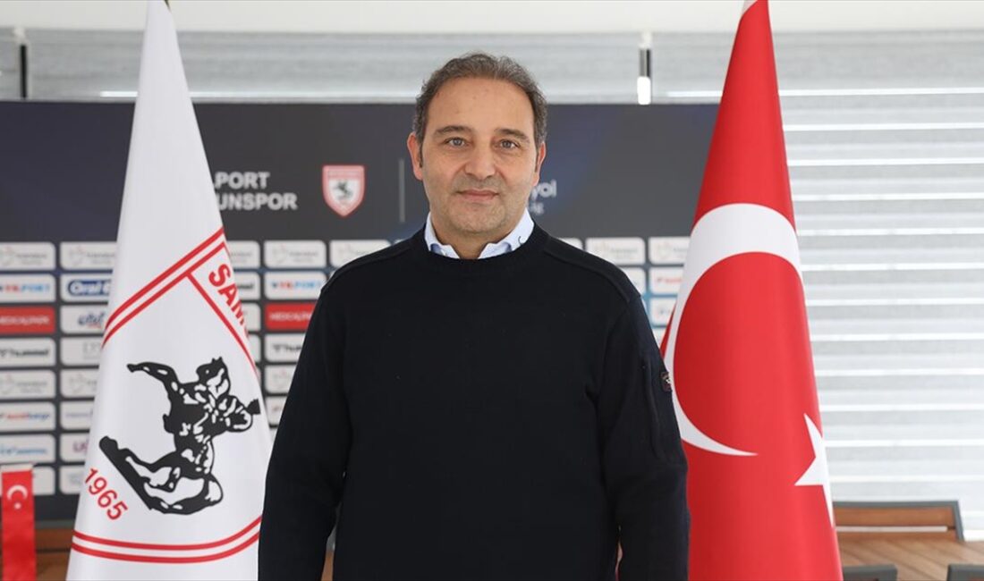 Trendyol Süper Lig ekiplerinden Yılport Samsunspor'un futbol direktörü Fuat Çapa,