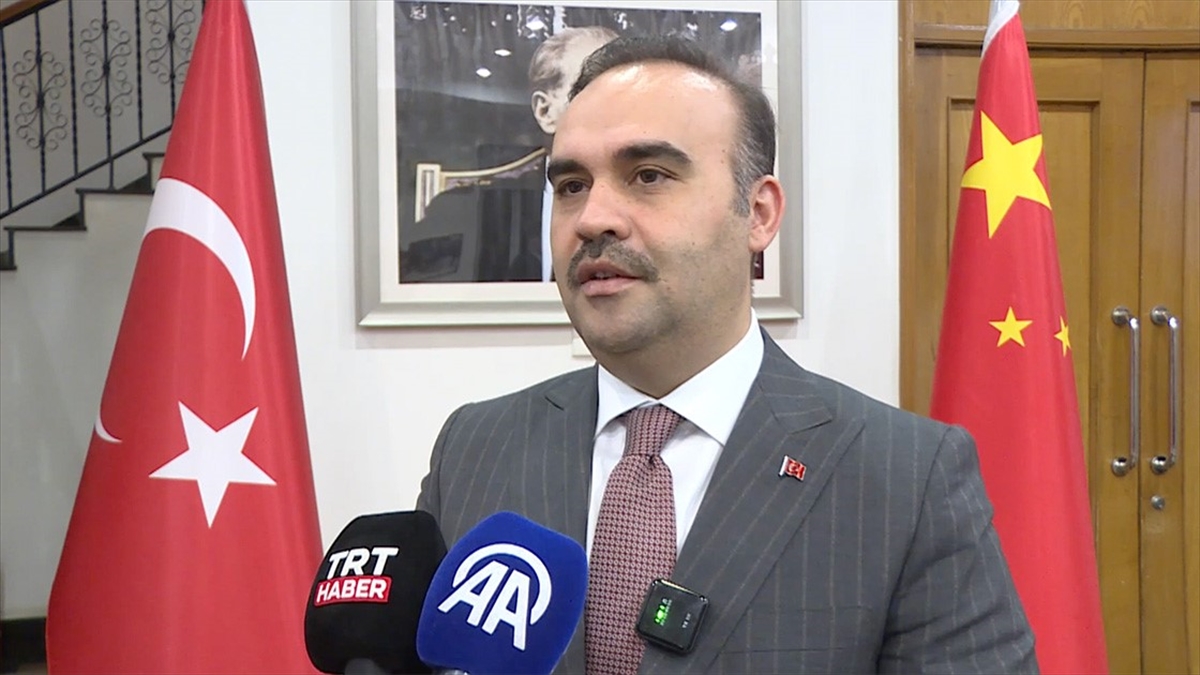 Sanayi ve Teknoloji Bakanı Mehmet Fatih Kacır, Çin'i ziyaretinde, elektrikli