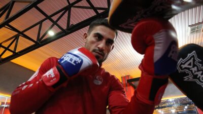 Şanlıurfa'da 5 yıl önce kick boksa başlayan 20 yaşındaki Emrah