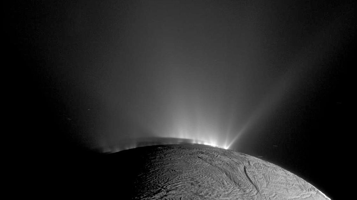 Amerika Ulusal Havacılık ve Uzay Dairesi (NASA), Satürn'ün uydularından Enceladus'ta