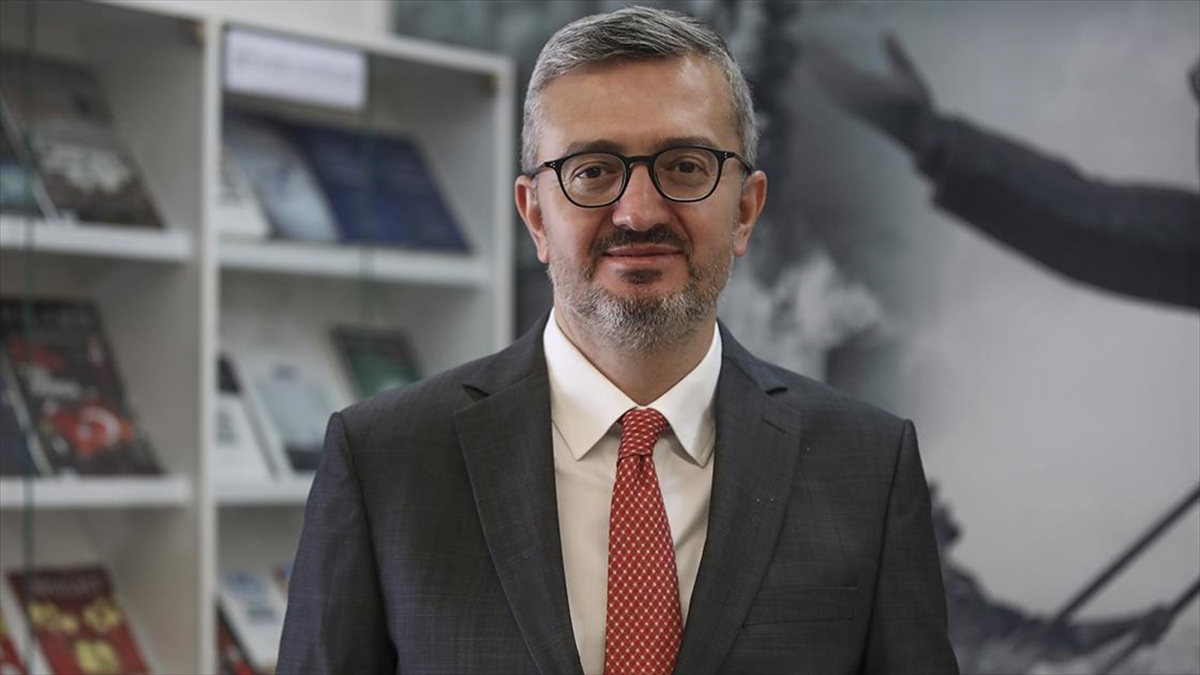 Siyaset, Ekonomi ve Toplum Araştırmaları Vakfı (SETA) Genel Koordinatörü Burhanettin