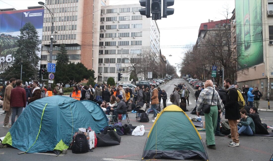 BELGRAD (AA) – Muhalefet kanadı partilerden oluşan “Sırbistan şiddete karşı”