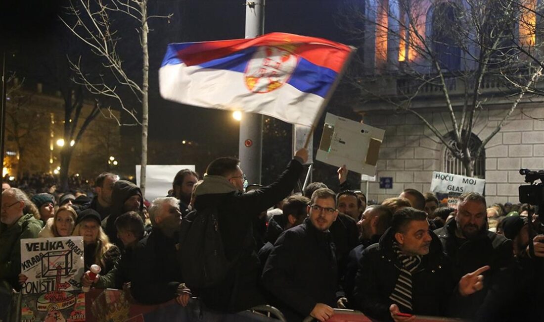 BELGRAD (AA) – Ülkede kayıtlı 6,5 milyondan fazla seçmenin oy