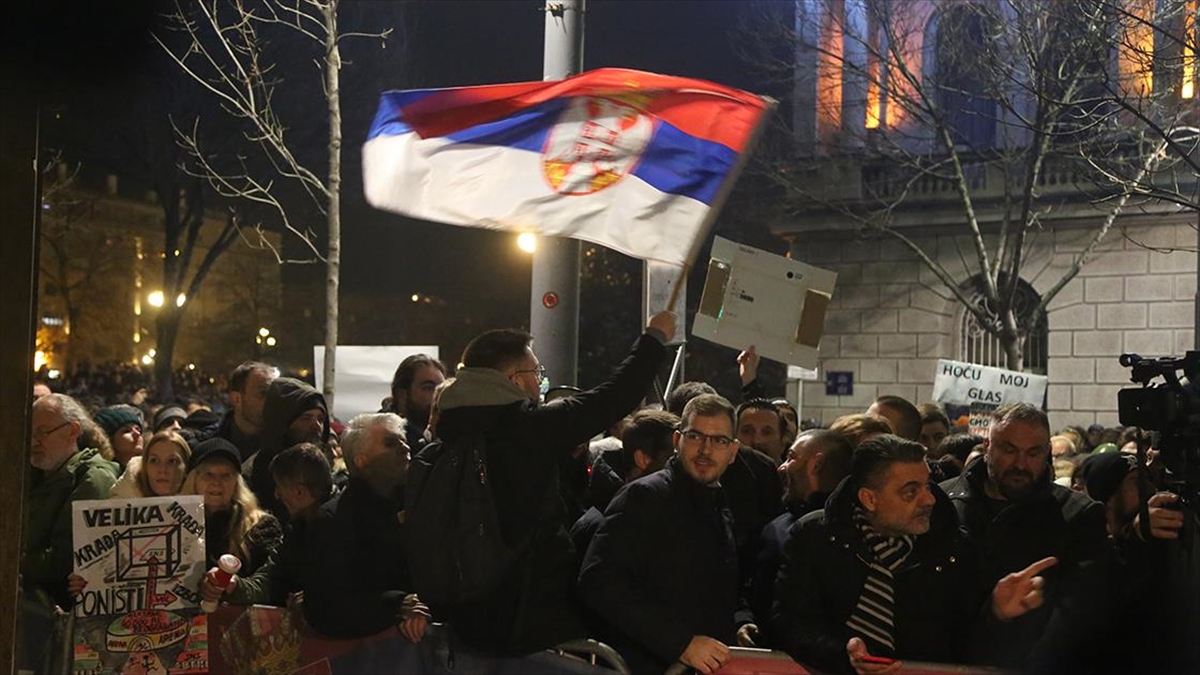 BELGRAD (AA) – Ülkede kayıtlı 6,5 milyondan fazla seçmenin oy