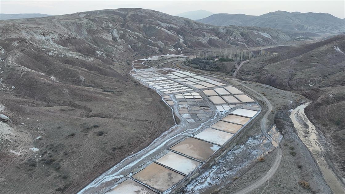 Sivas'ın Zara ilçesine bağlı Tuzlagözü köyünde üretilen iyotlu kaynak tuzunun