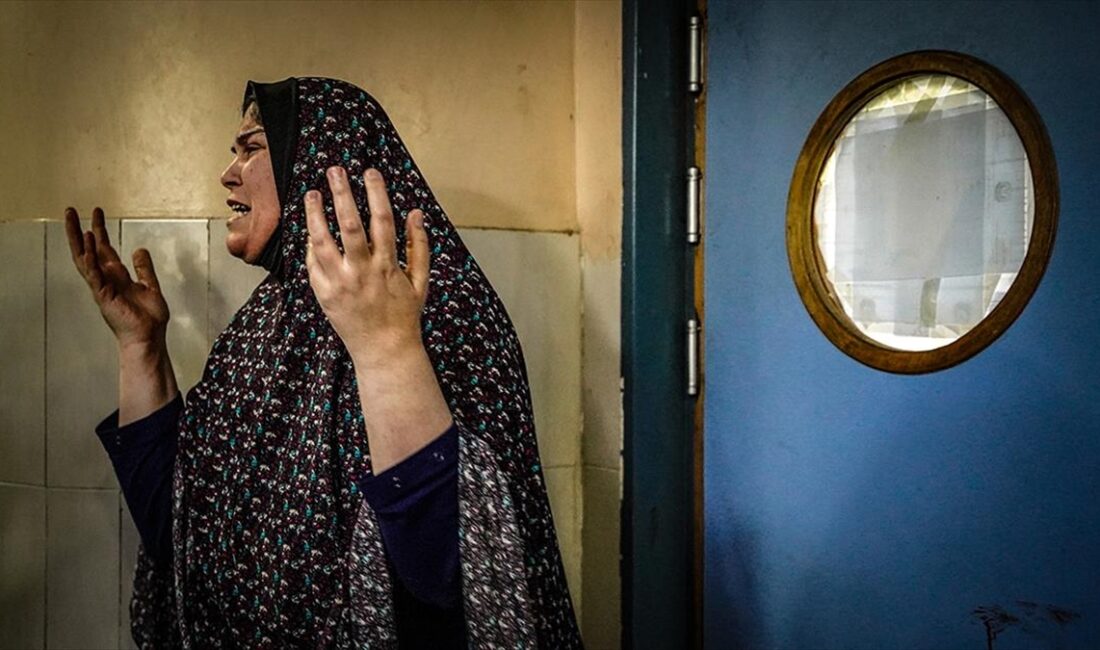 İsrail'in Gazze'ye saldırılarını hicvederek yaptığı paylaşımlarla sosyal medyada büyük beğeni