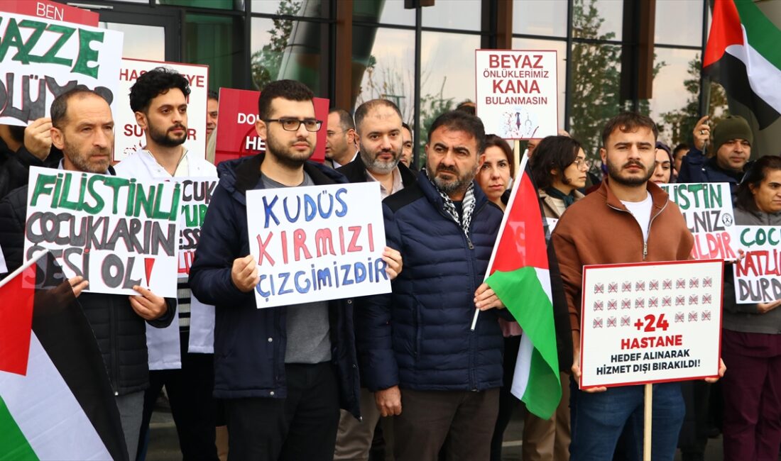 Tekirdağ'da hekimler ve sağlık çalışanları, İsrail'in Gazze'ye yönelik saldırılarını protesto