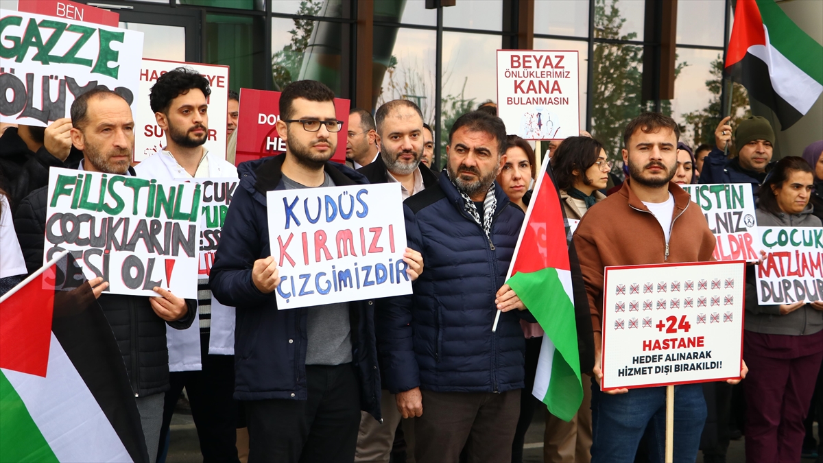 Tekirdağ'da hekimler ve sağlık çalışanları, İsrail'in Gazze'ye yönelik saldırılarını protesto