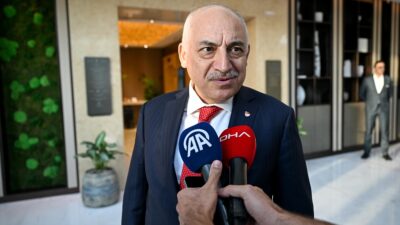 Türkiye Futbol Federasyonu (TFF) Başkanı Mehmet Büyükekşi, Galatasaray ile Fenerbahçe