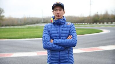 Milli motosikletçi Toprak Razgatlıoğlu, Dünya Superbike Şampiyonası'nda yeniden zirvede yer